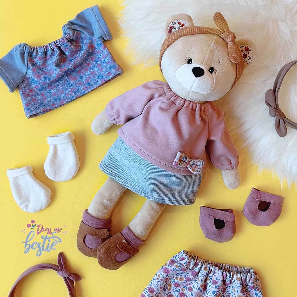 Pattern for making a teddy bear with matching clothes: "Dress Me Bestie ♥ BETSY BEAR"