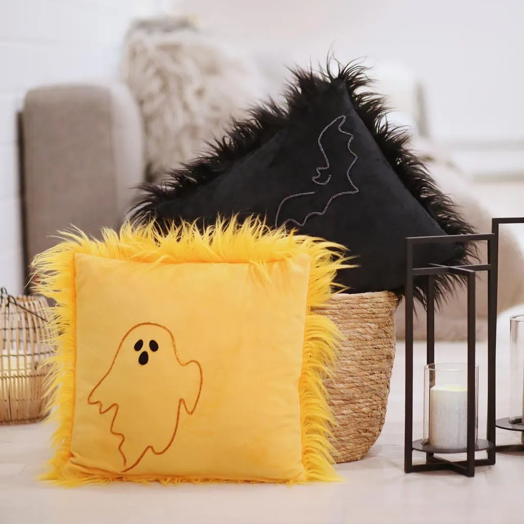 Halloween pillow DIY and wall decor using single line drawings