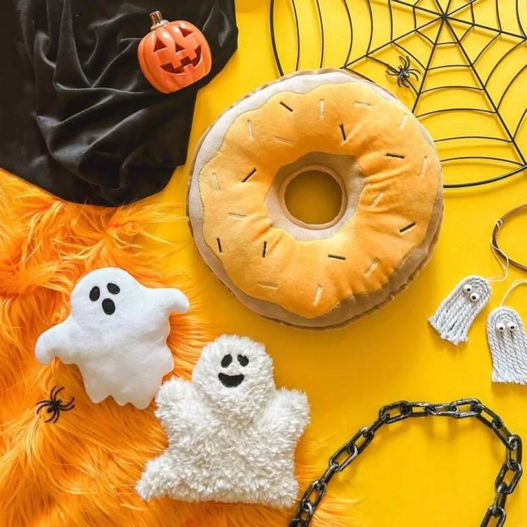 Halloween sewing projects: donut and cute mini ghosts