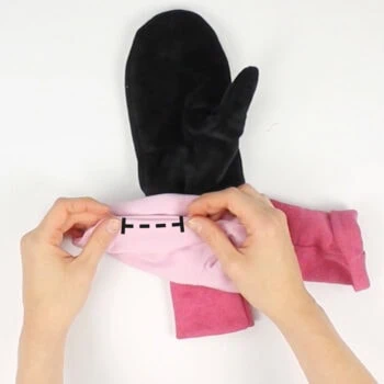 Instructions for free mittens sewing pattern: close the turning opening