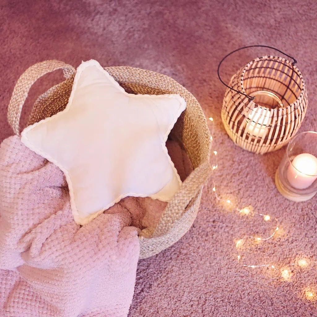 Star pillow with crochet edge