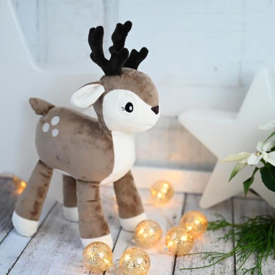 Reindeer stuffed animal pattern "MOMO" with embroidered face