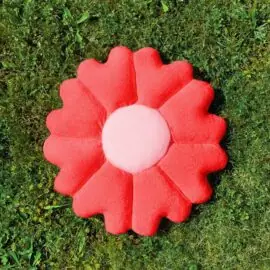 Free flower pattern: Sew cute decor with our DIY flower pillow tutorial
