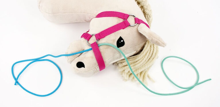 How to braid the noseband strap of a Hobby Horse head collar: step 3