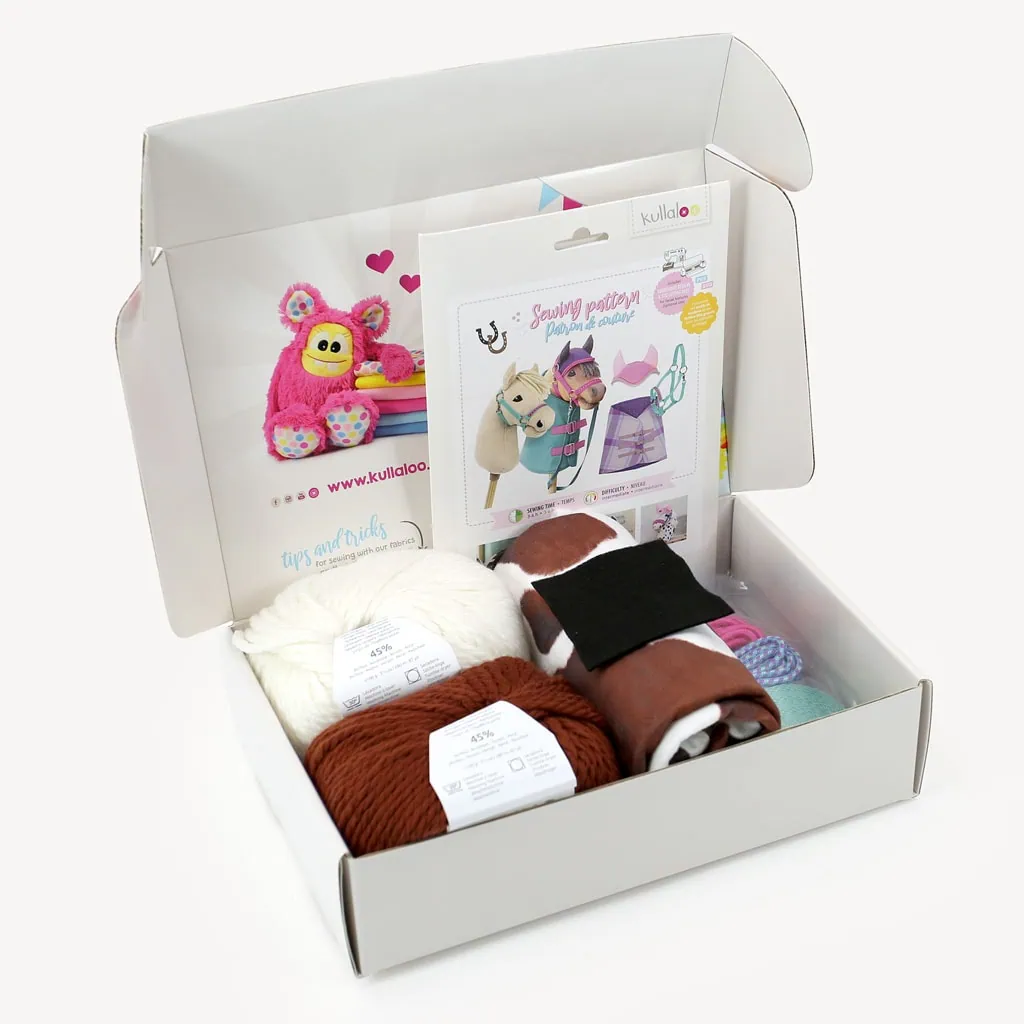 Chestnut Pinto Hobby Horse material bundle: packaging