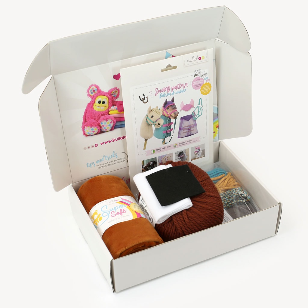 Sorrel / Chestnut Hobby Horse sewing kit: packaging